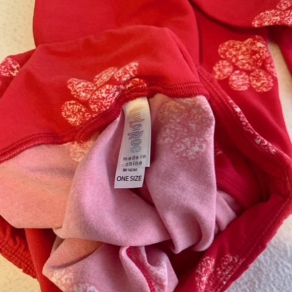 Lularoe Paw Print Leggings - Picture 2 of 2